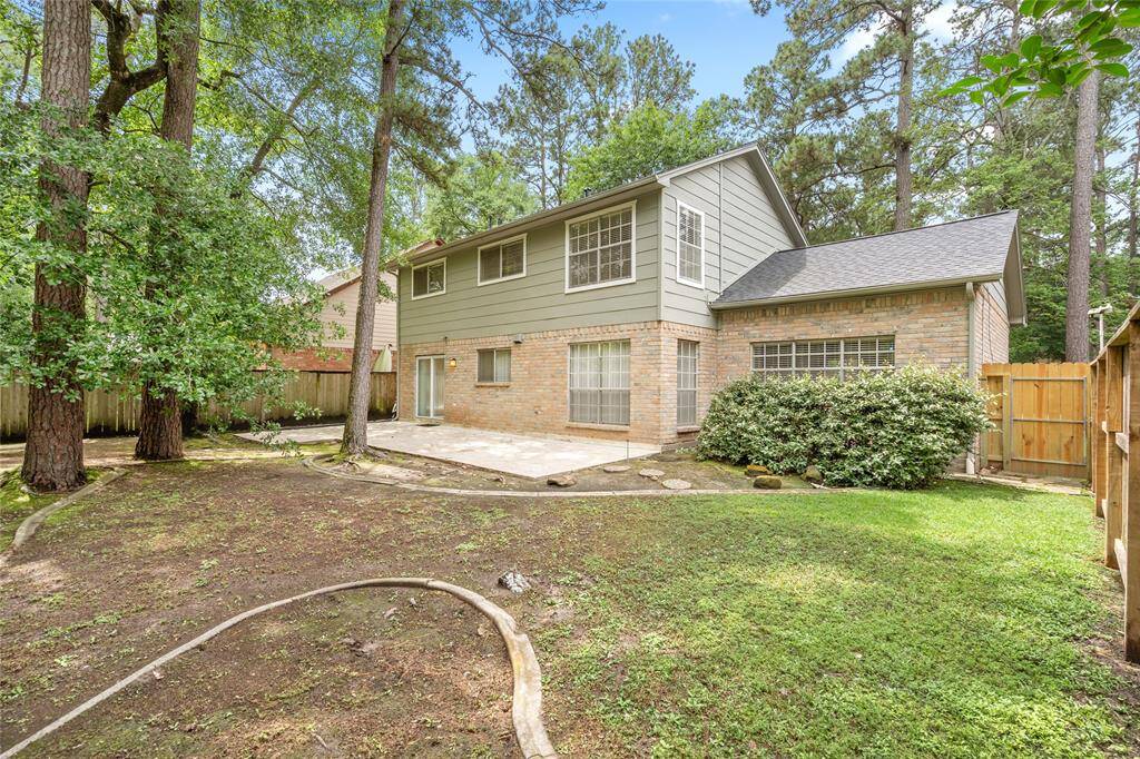 Alternate view of the rear lawn.