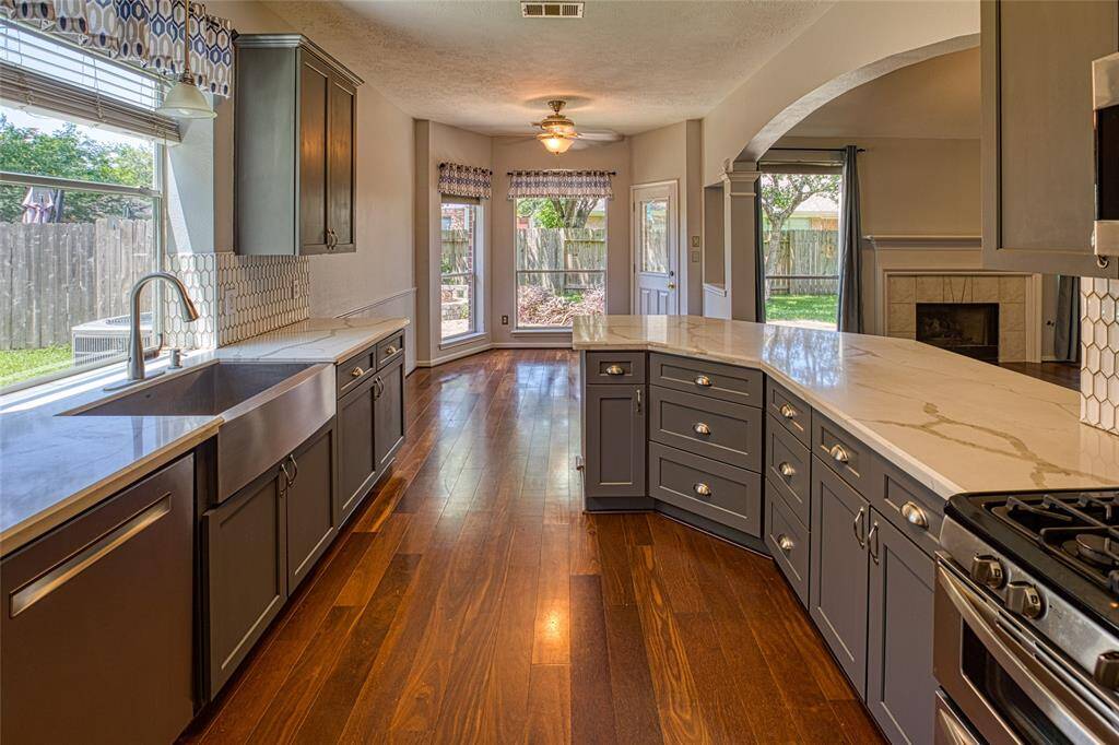 Alternate Kitchen view into breakfast area