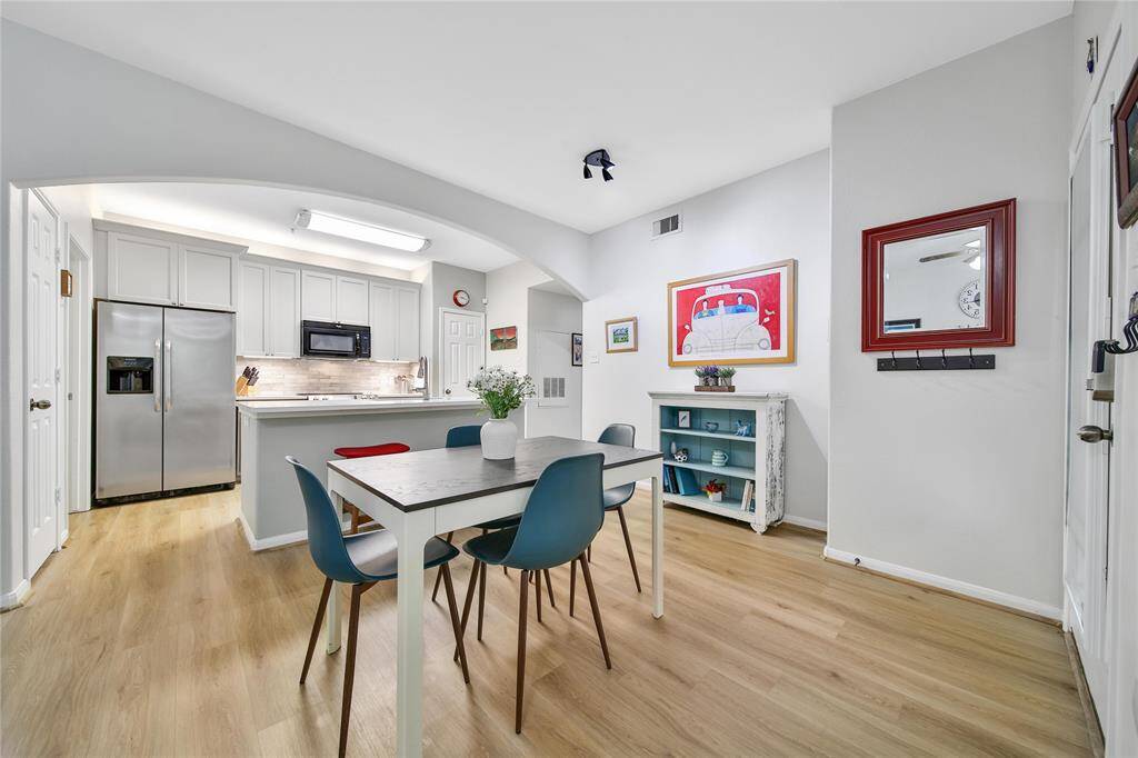 This corner unit lets in so much light.