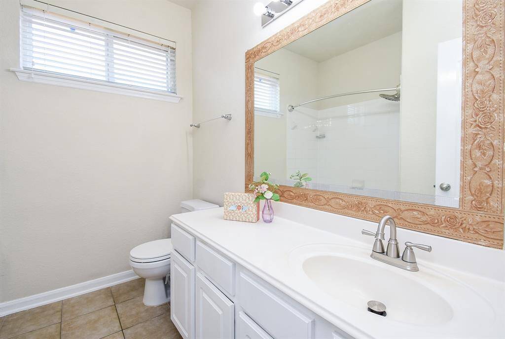 2nd bathroom