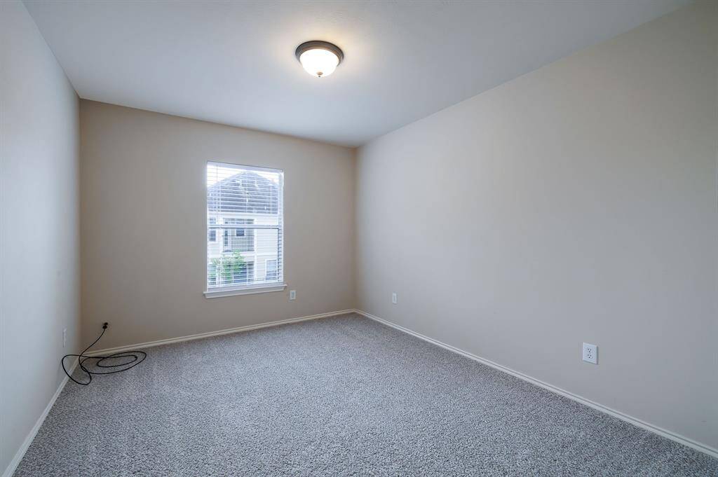 Looking for easy living? This townhome features 2 bedrooms, an office, large rooms and a one car garage. All appliances stay!