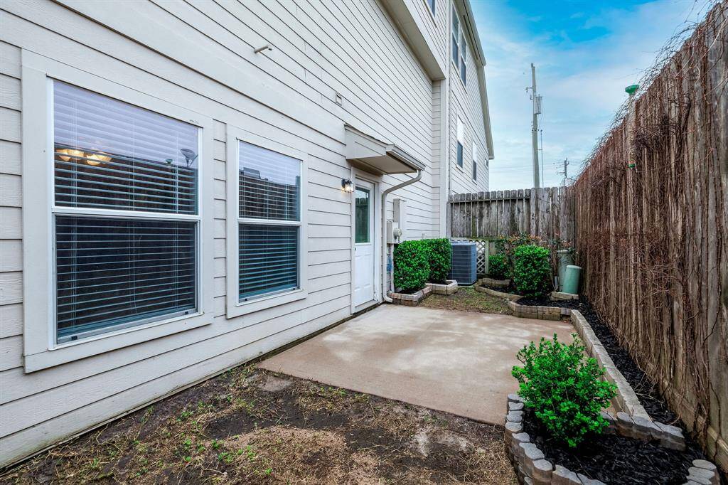 Backyard for those with pets or plants!