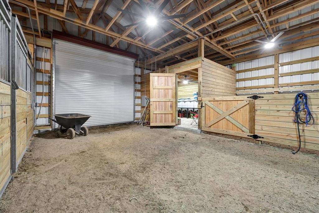 Spacious and modern with a birthing stall.