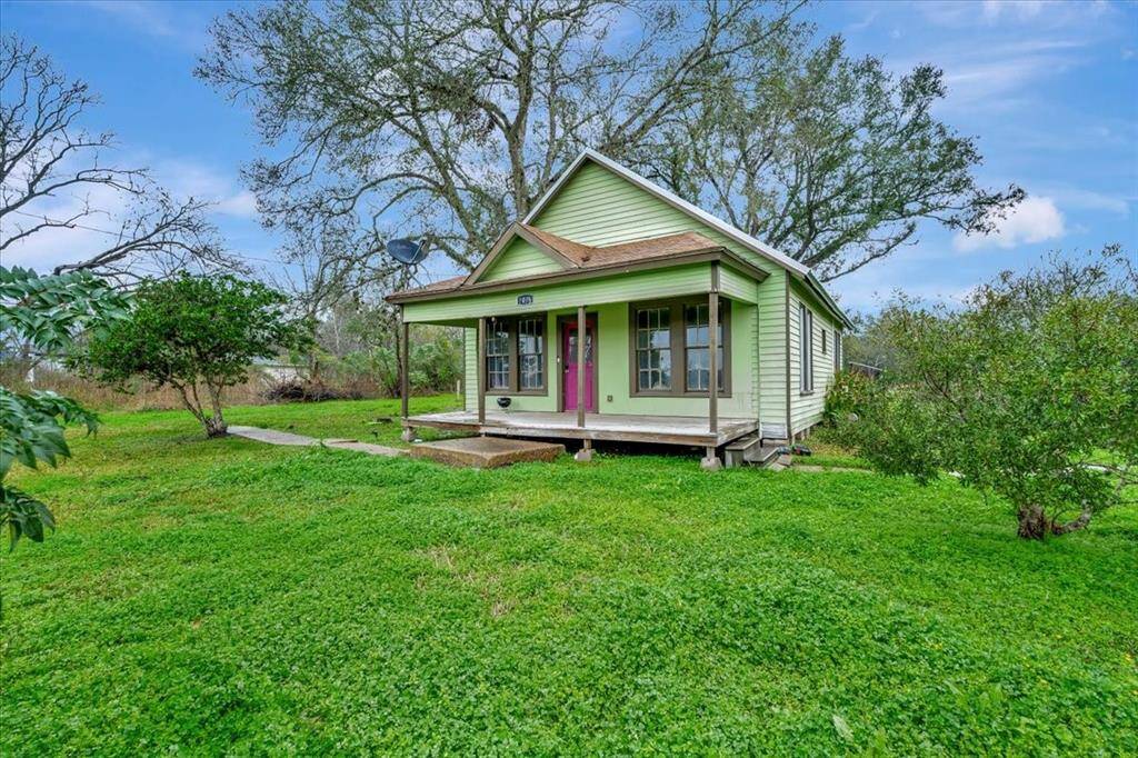 Charming country casita perfect for a mother in law house or rental income.