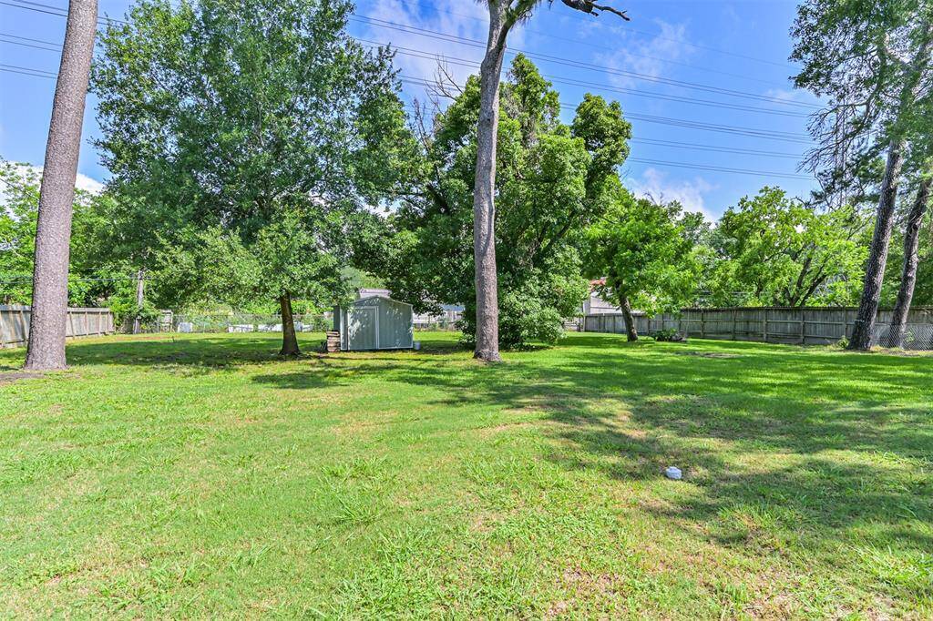 One of the best features of this home is the huge, oversized yard—complete with a storage shed and endless possibilities! Whether you love animals and chickens, want a space for baseball and soccer, or need an area for your pets to run and play, this yard is ready to make your dreams a reality.