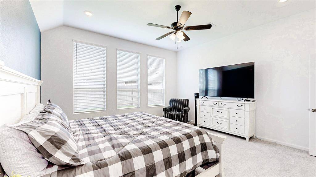 Spacious Owner's Suite: Easily fits oversized furniture with room for a cozy sitting area.