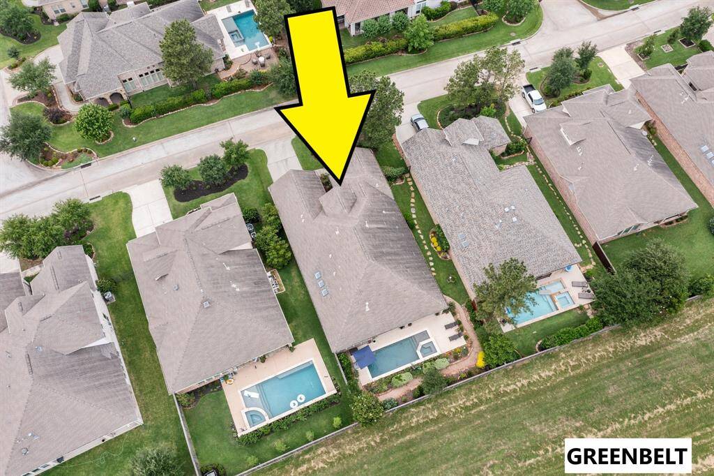 The greenbelt in back of this home ensures privacy from back neighbors.