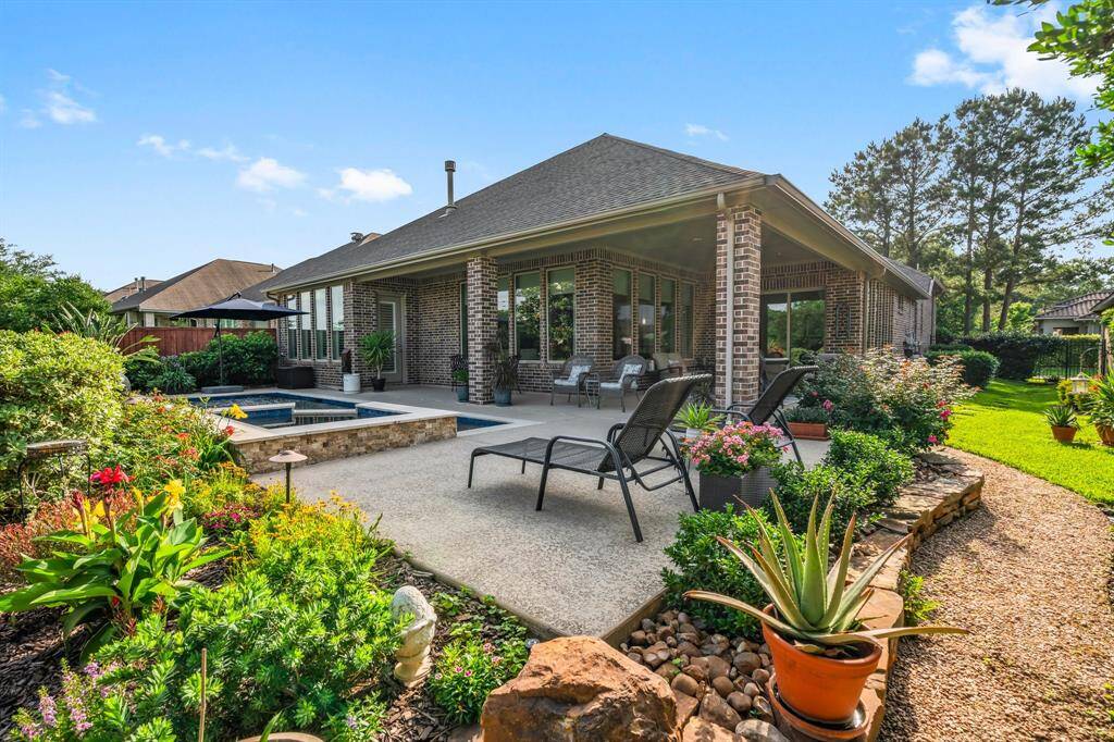 You’ll feel like you’re on vacation every time you step into this backyard oasis. There's plenty of sun deck for relaxing or playing, and the wrap-around porch gives you two areas for shade. it’s everything you need to relax and enjoy life!