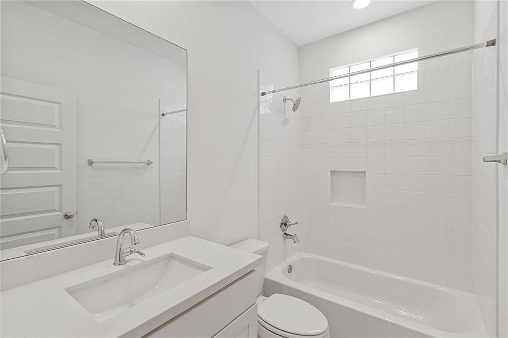 Second bathroom.