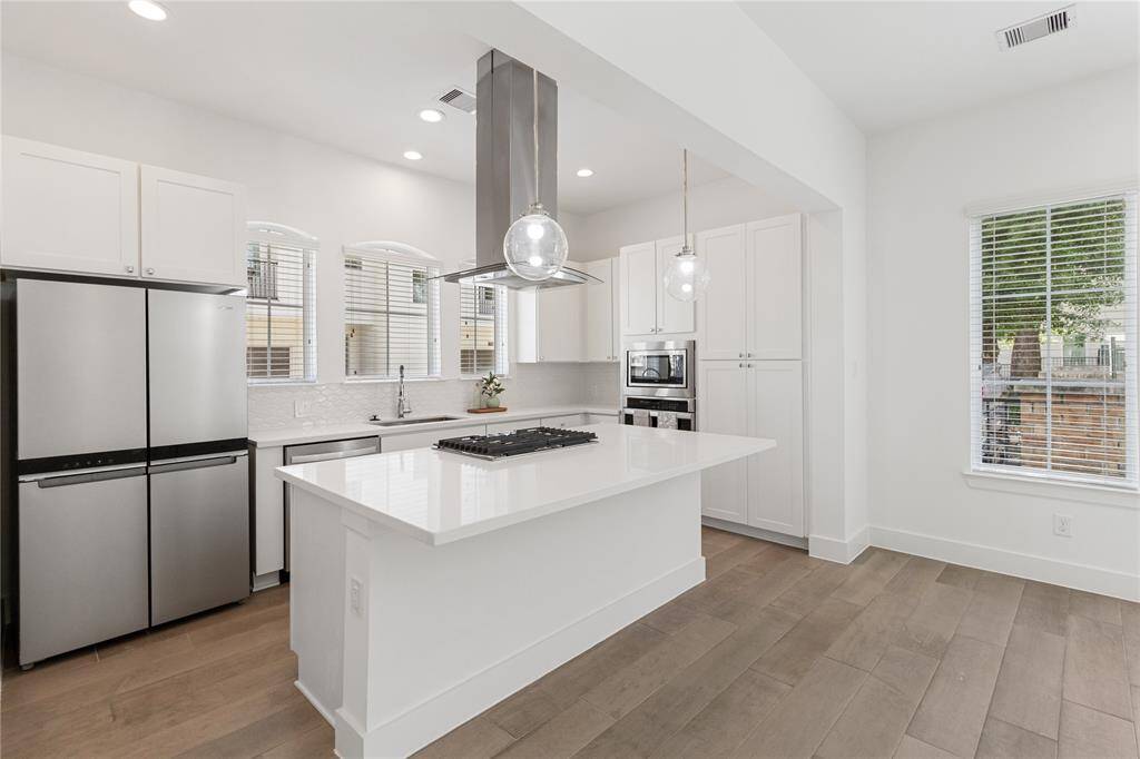 All appliance come with the home.