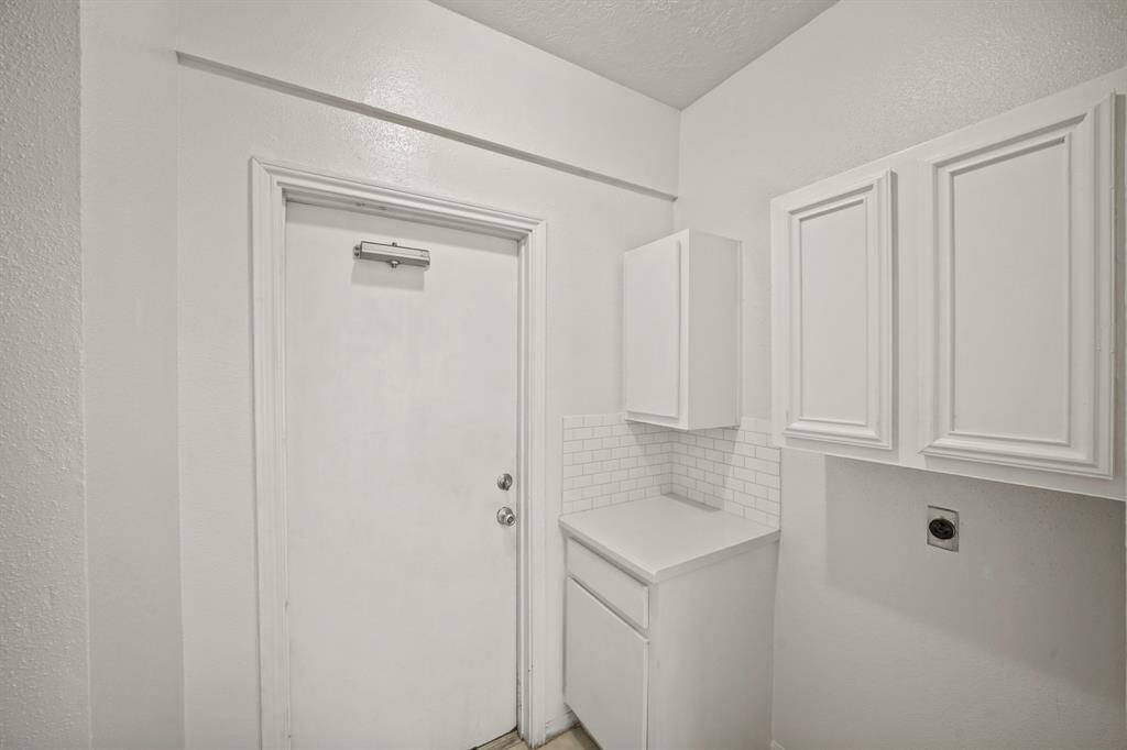 Experience convenience with the in-house utility room, thoughtfully designed with a dedicated laundry area.