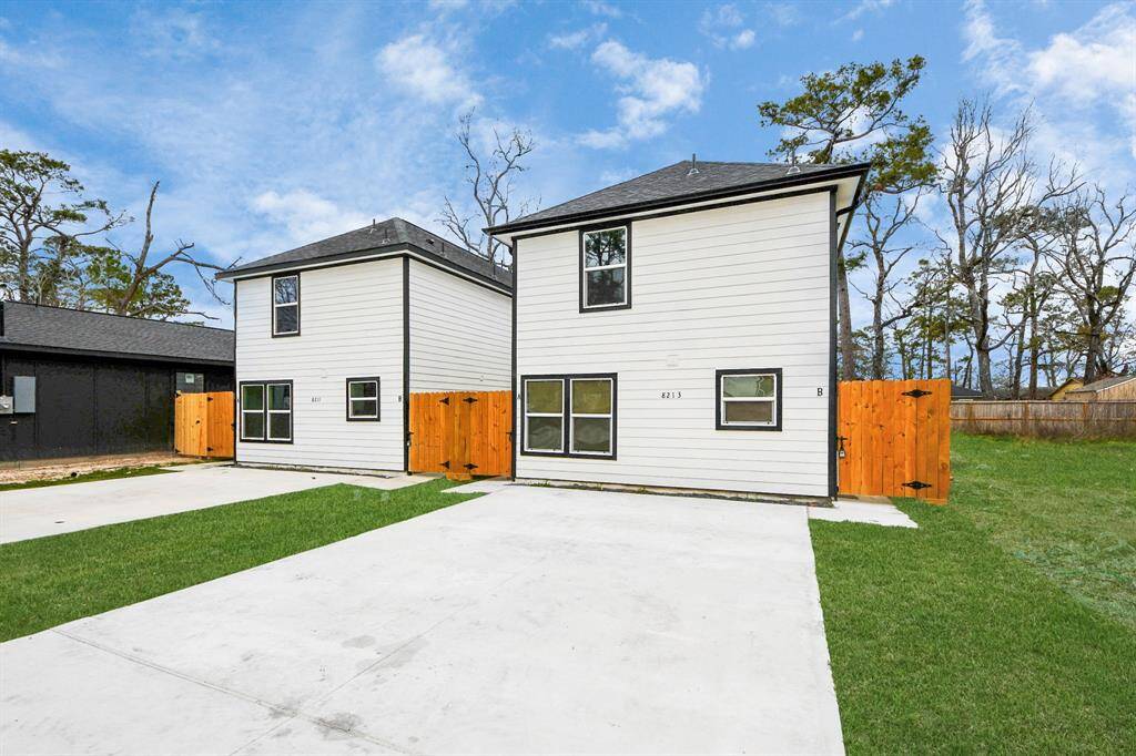 This charming home offers a tranquilretreat from the hustle and bustle.