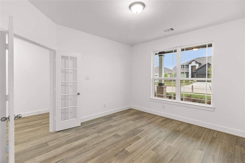 The space is perfect for a home office, library, or creative studio, with plenty of room to focus and stay inspired.