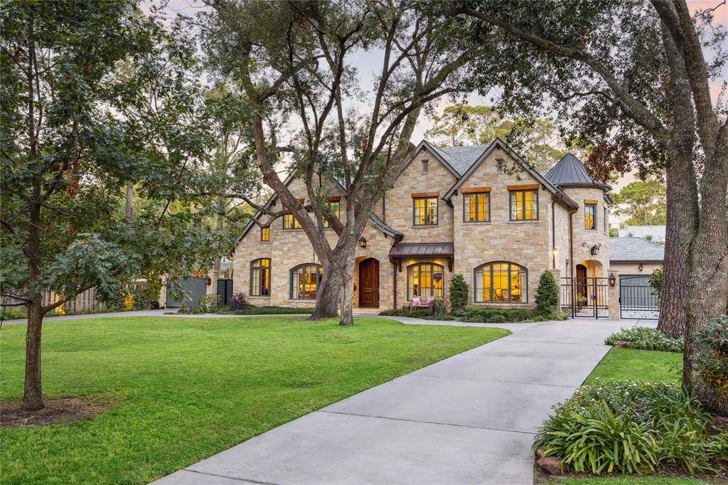 Nestled in Hunters Creek, this French-inspired estate is a testament to timeless elegance & modern functionality.