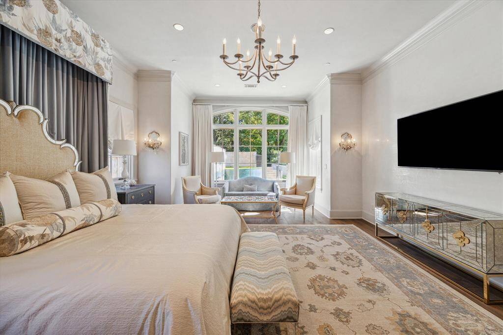 This stunning room is a wonderful retreat.