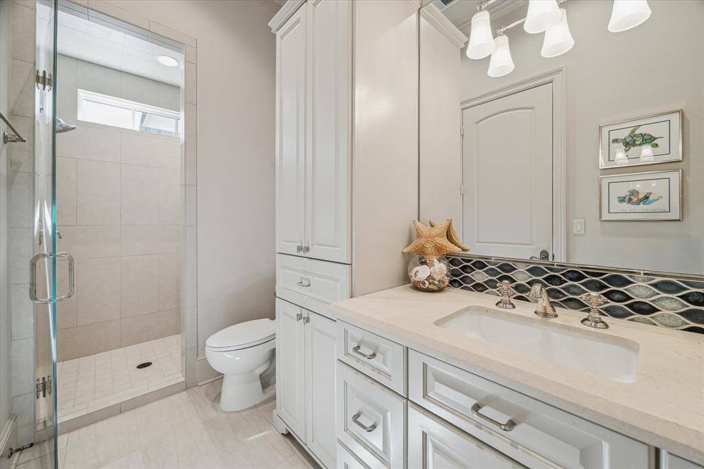 Casita bath with direct access to the pool.