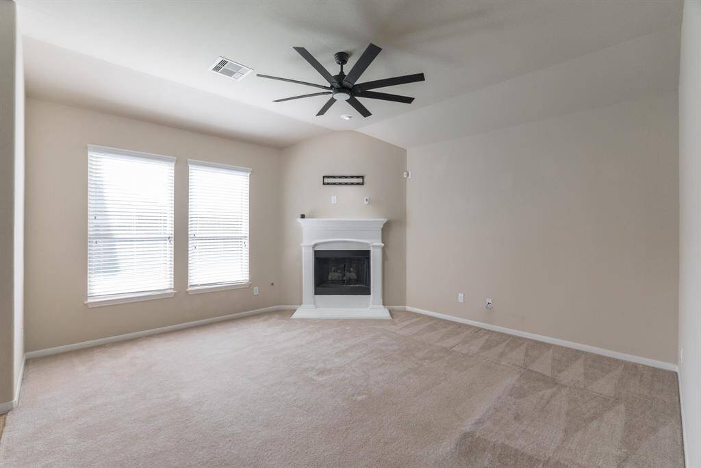 Spacious and cozy living room