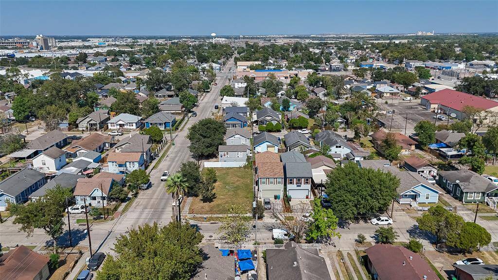 Whether you're looking to create your dream home or develop a property with long-term value, this lot is the perfect foundation for your next project.