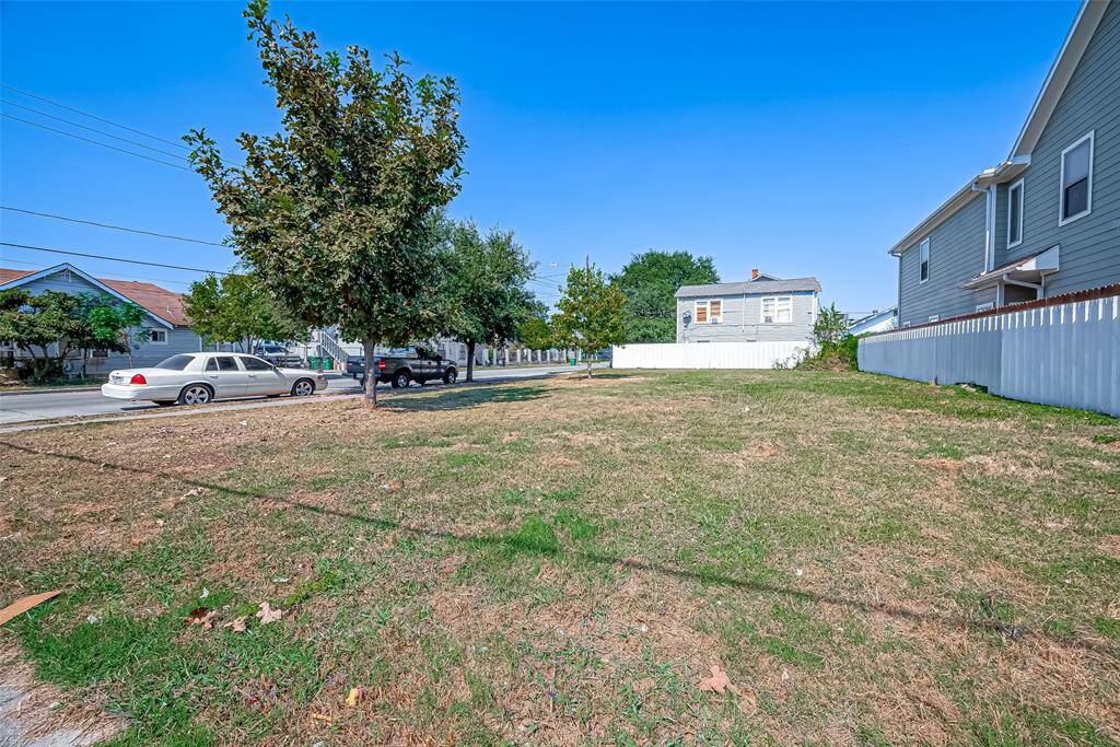 The lot is spacious enough for a variety of layouts, giving you the potential for a generously sized home, outdoor living spaces, gardens, or even a pool.
