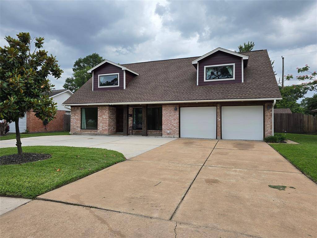 View of the front of the house!
