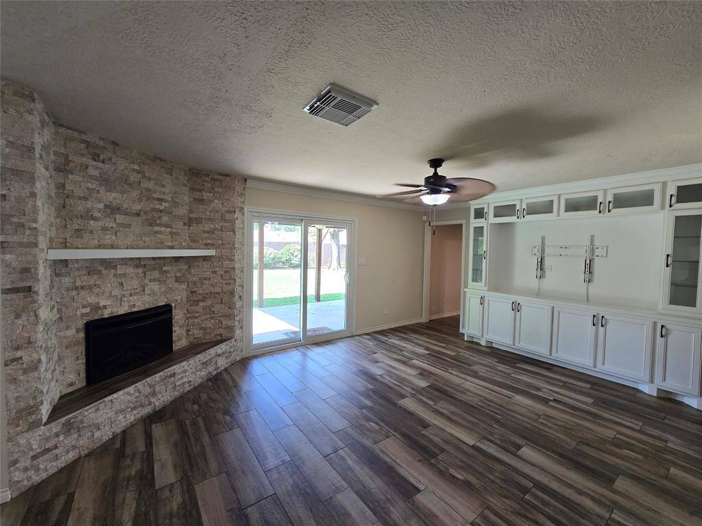 Living room with electric chimney