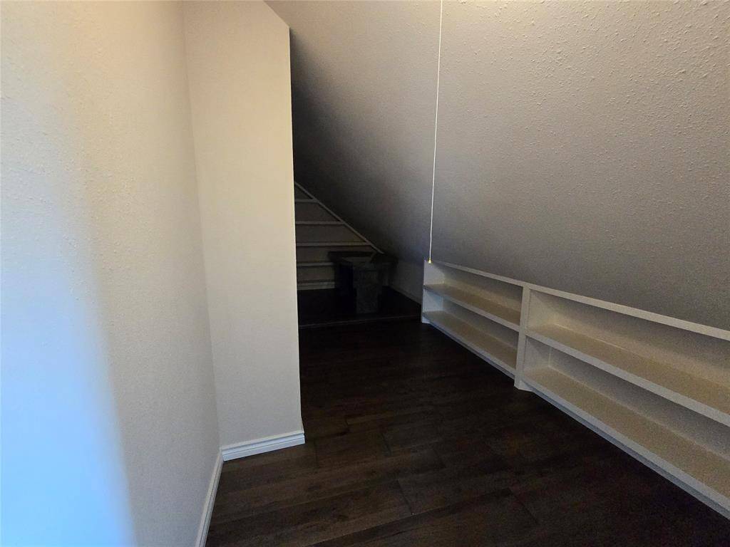 Second closet in Bed #4