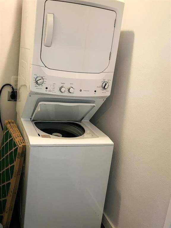 washer/dryer with inline water heater