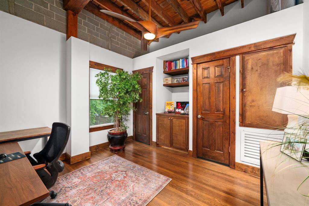 Spacious office can also serve as a 4th bedroom if needed.