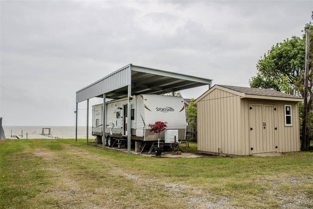 camper and carport