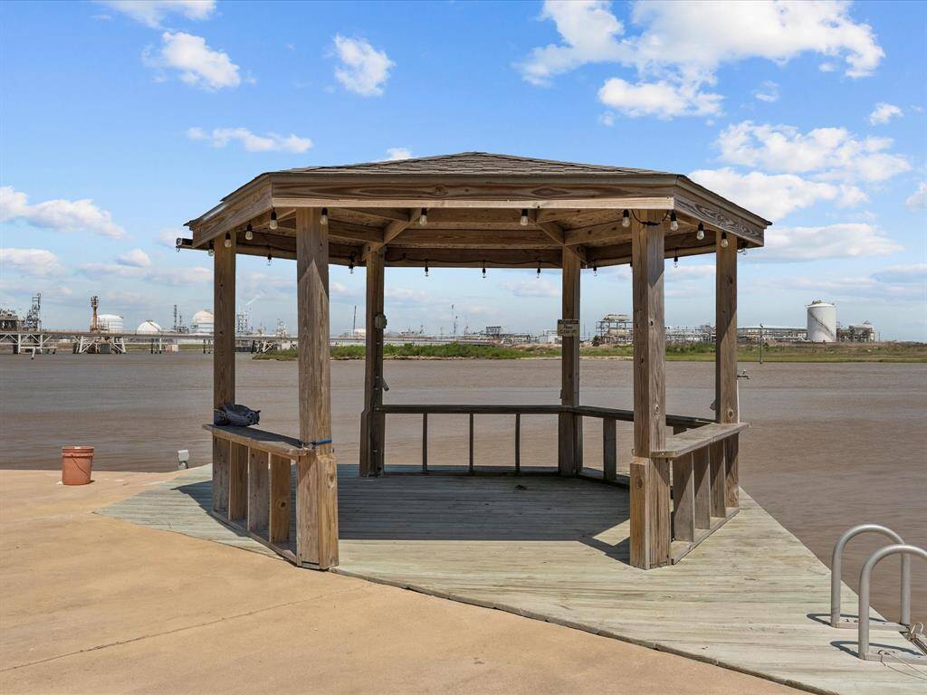 There is a gazebo type structure near the slip and ICW