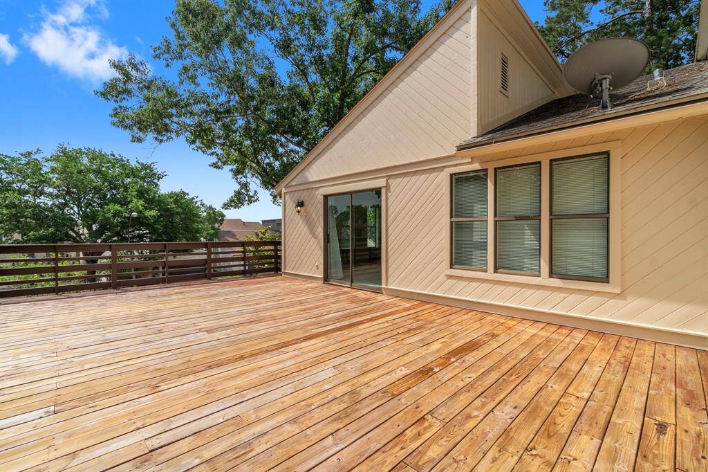 New decking, water seal, and railing...2025.