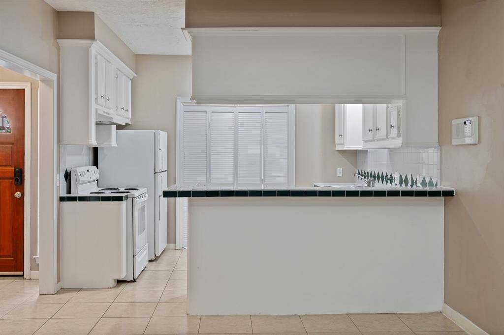 Plenty of space to add bar stools for additional seating.