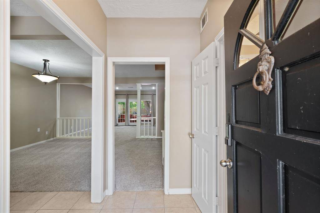 Entryway to OPEN CONCEPT FLOORPLAN.