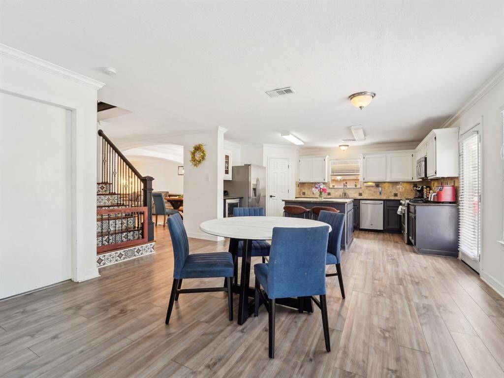 The Breakfast area is set between the Kitchen and Family Room.