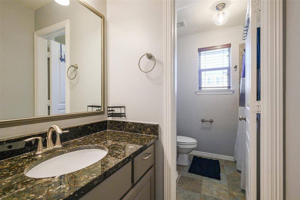 The 2nd floor full bathroom.