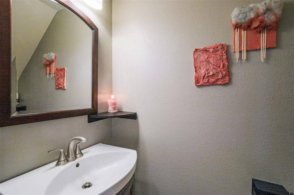 The home also benefits from a 1st floor powder room.