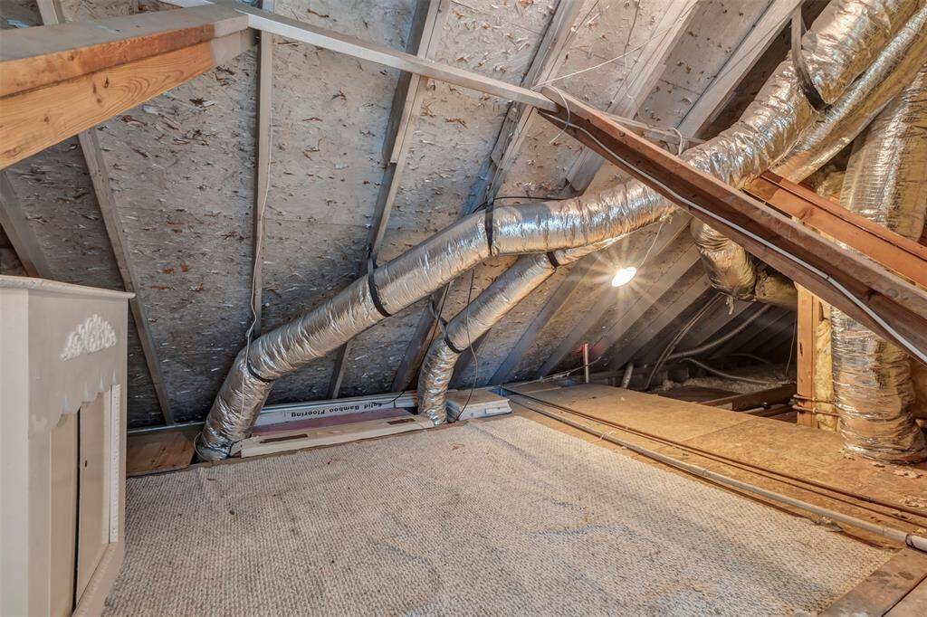 Amazing storage space for all those Holiday decorations! No need to drag up some narrow staircases.