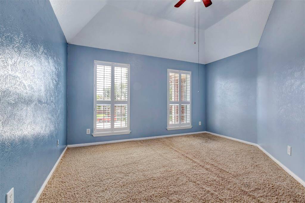 2nd bedroom.