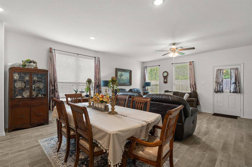 Dining/Living Rm