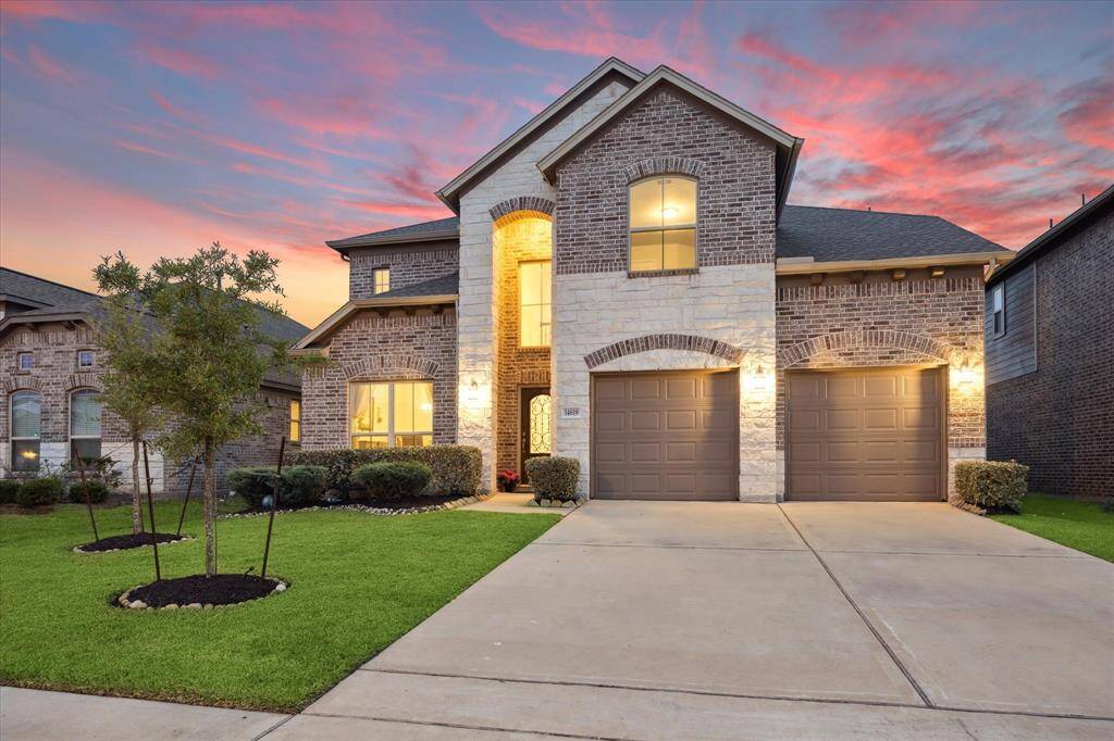 This home has a 3 car tandem garage.
