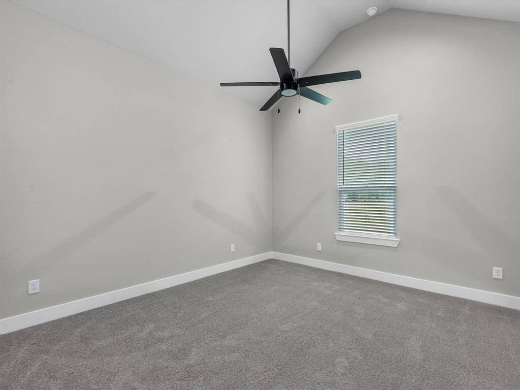 Large secondary bathroom, downstairs