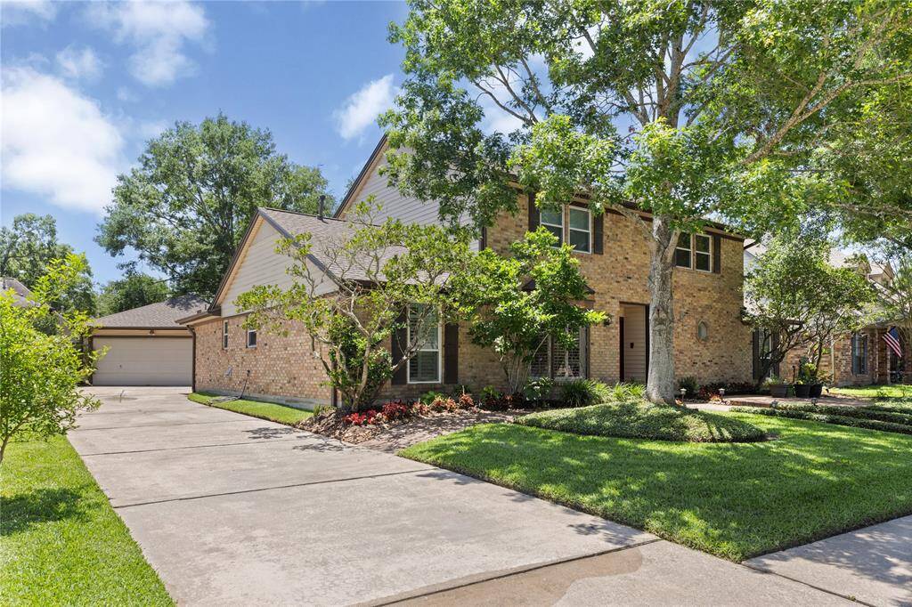 Extra long driveway provides plenty of parking