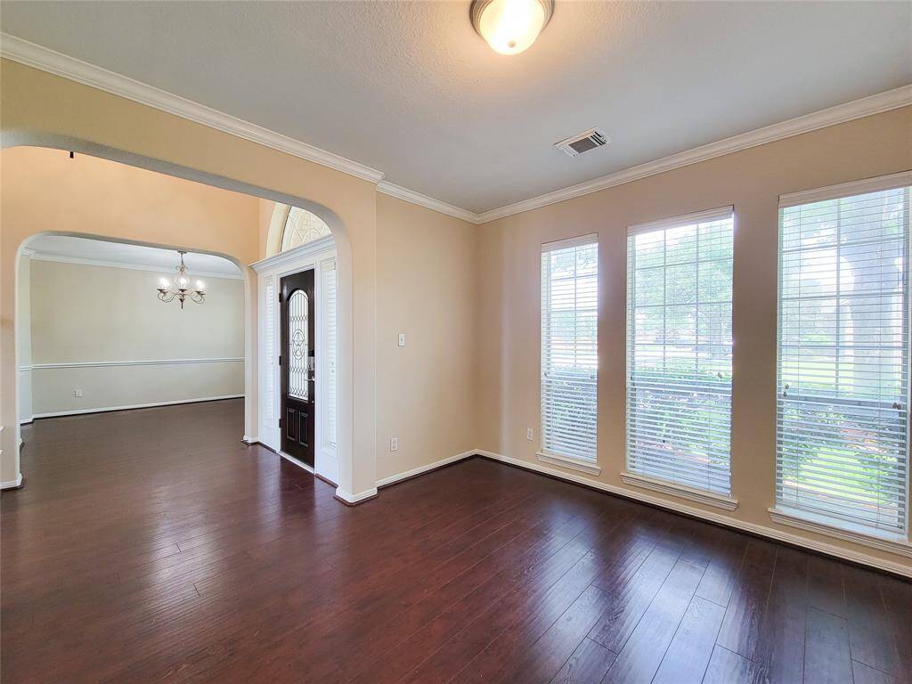 Formal Living room or could be used as private Home Office/Study.