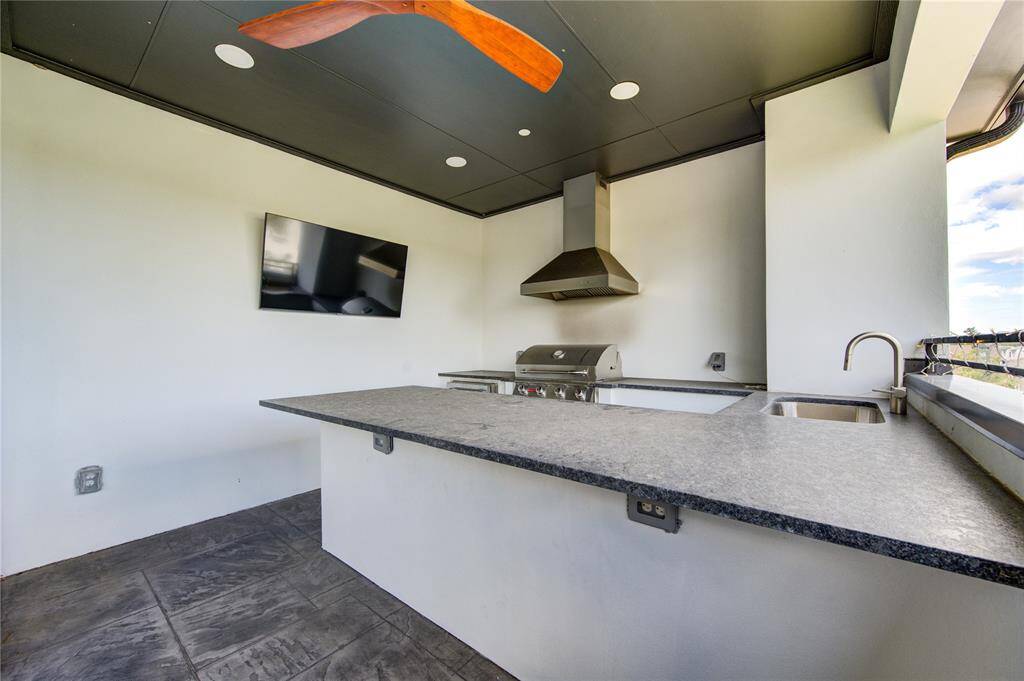 Fully equipped outdoor kitchen on the skydeck