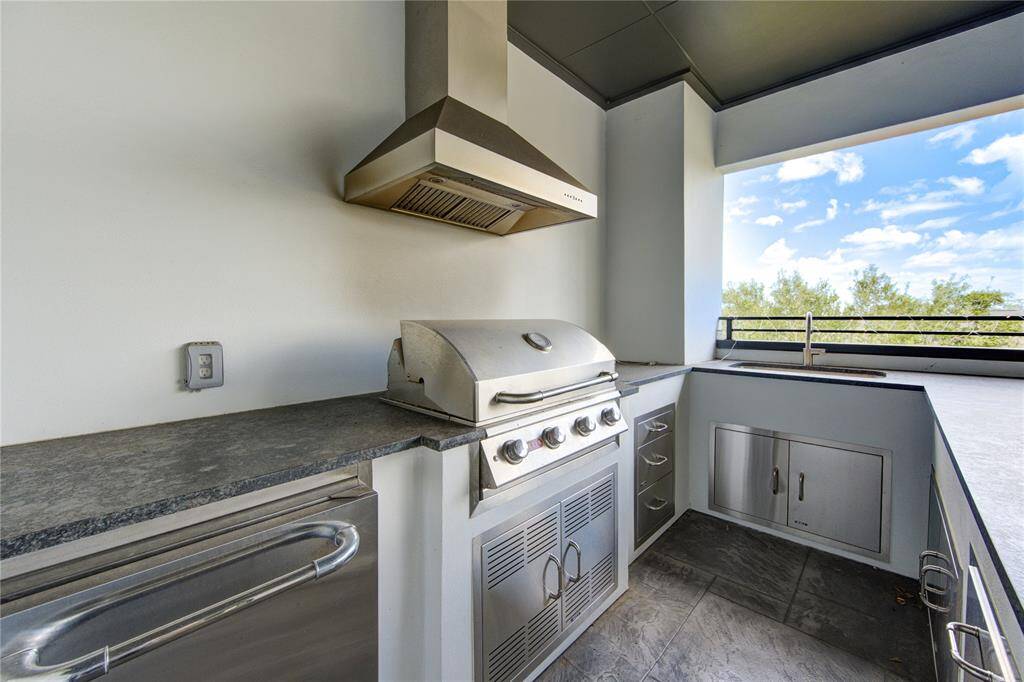 Fully equipped outdoor kitchen on the skydeck