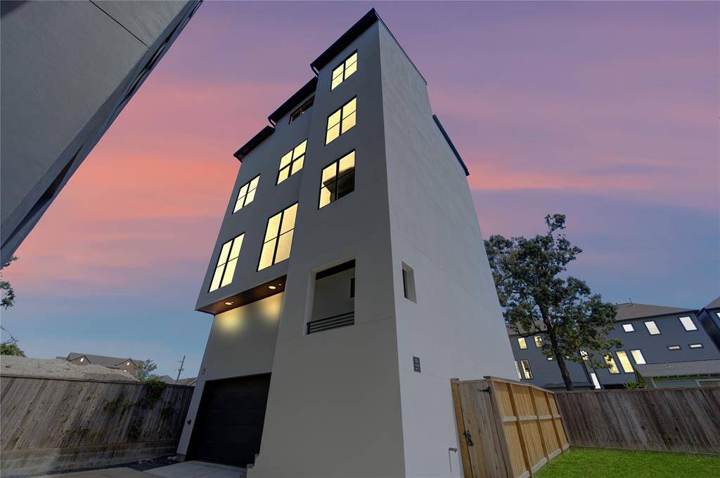Welcome to 1611 West 22nd St!