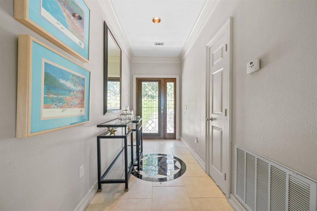 Front entry way.