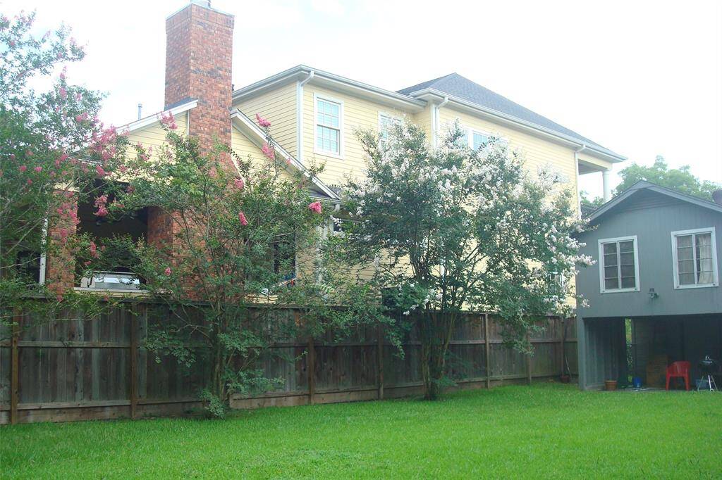 Nice new constructed homes adjacent to this premium listed lot. Old home on this lot has been removed. Newer photos of cleard and manicured lot are forthcoming.