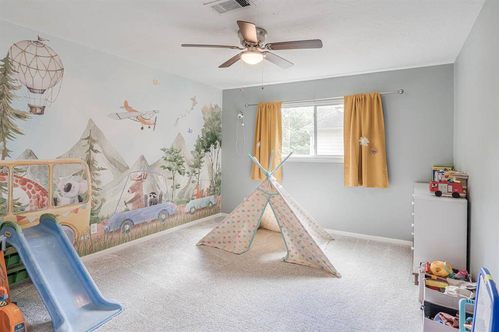Upstairs secondary bedroom or playroom