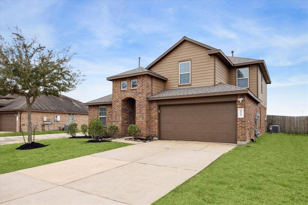 Beautiful 4 bedroom 2 bathroom 2 story home